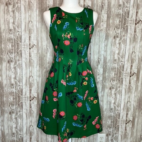 Women's NWT Vincent Camuto Sleeveless Dress size 6 - Picture 1 of 7